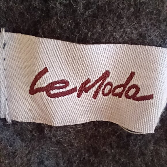 LE MODA Women's Warm Winter Hooded Cape Coat Grey White ONE SIZE Cozy Faux Fur - Picture 4 of 5